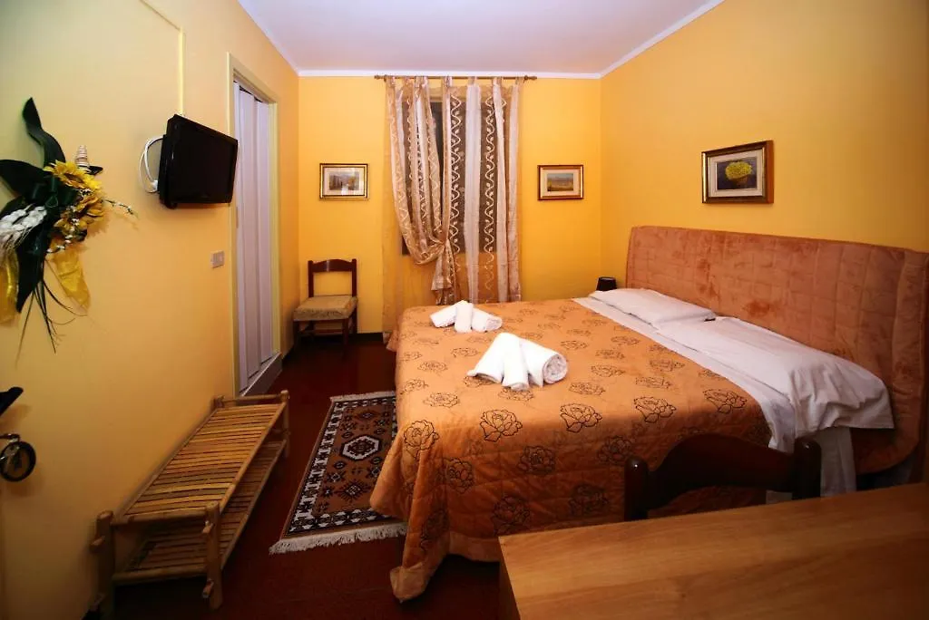 ** Hotel Locanda Ferandi Vallio Terme Italy